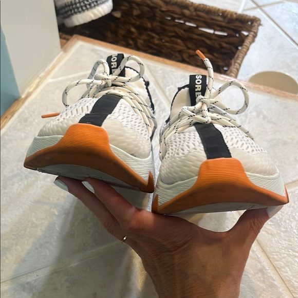 SOREL Kinetic Impact Ii Lace Sneaker :: size 8.5 :: colors-sea salt, koi - Picture 6 of 10